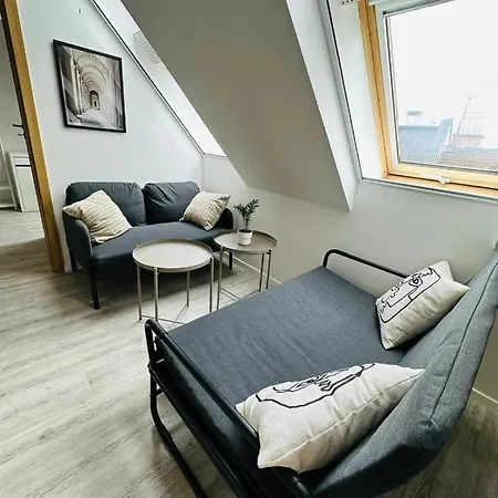 Palace Quarter 1 Peaceful Modern Floor Apartment *