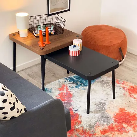 Palace Quarter 1 Peaceful Modern Floor