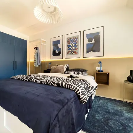 Palace Quarter 1 Peaceful Modern Floor *