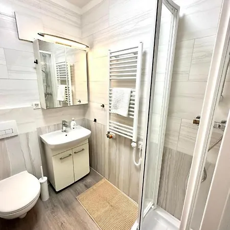 Palace Quarter 1 Peaceful Modern Floor *