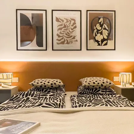 Palace Quarter 1 Peaceful Modern Floor *